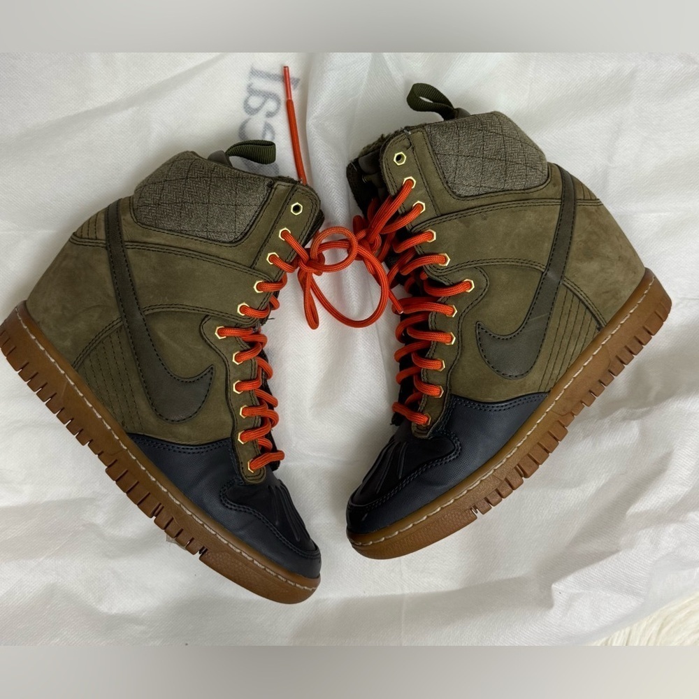 Nike Dunk Sky Hi Sneaker Boot 2.0 Dark Loden Water Repellent Hidden Wedge